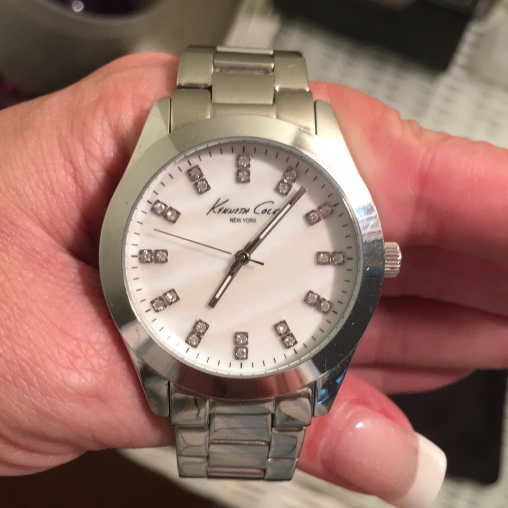 Kenneth Cole watch - Picture 4 of 4